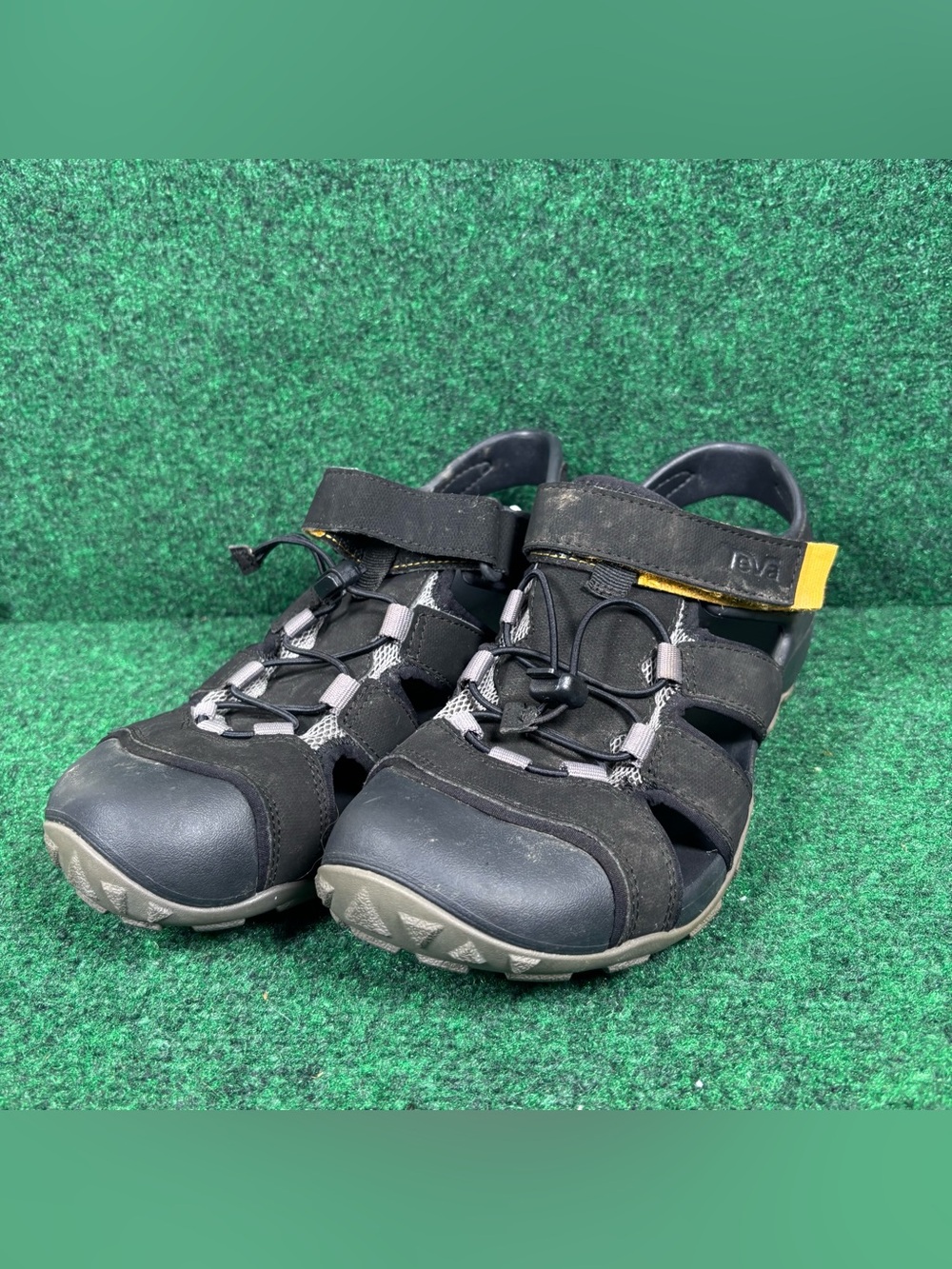 Teva Sandals Men's 8 Hiking Fisherman Sport Closed Toe Green Flintwood 1118941